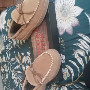 Mountain creek comfortable shoes size 10.5